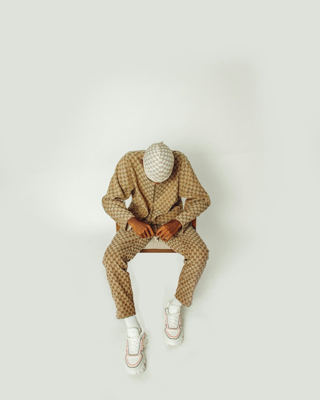 在中年男性身上找不到新增长点了！这家服饰品牌年花2亿等年轻人变老